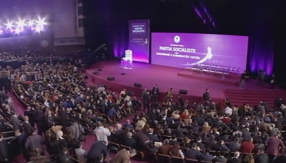 Andi Bushati : Sot do të kisha turp të isha socialist!