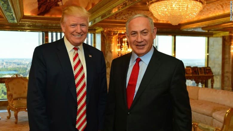 Donald Trump po “luan” me paqen në Lindjen e Mesme