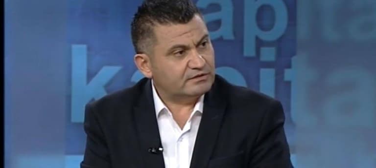 Turp ta largojmë De Biasin kështu!