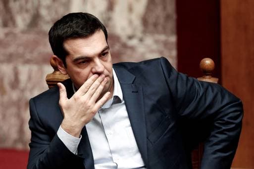 Kryeministri grek Alexis Tsipras operohet në kërthizë