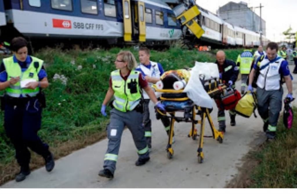 Përplasen dy trena në Zvicër, dhjetëra njerëz të plagosur