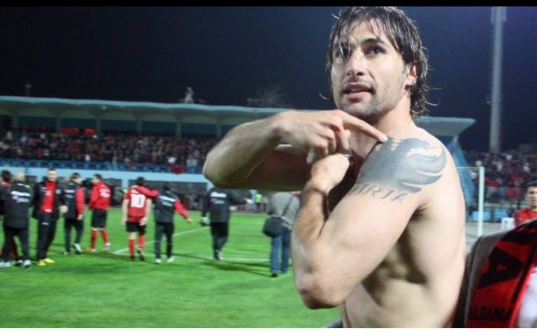 Sonte Lorik Cana i jep lamtumirën futbollit. Mbetet legjendë e gjallë