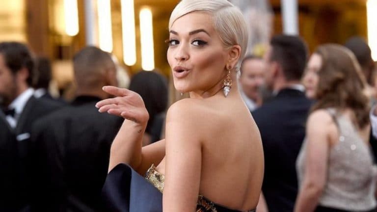 Publikon FOTOT provokuese, Rita Ora bëhet imazhi zyrtar i markës prestigjoze