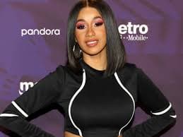 Cardi B: ‘Nuk është kurrë vonë të bësh ëndrrat realitet’