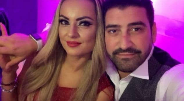 Meda në përqafimin e gruas, publikon foton e ëmbël nga pushimet
