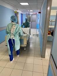 Durrës  45-vjeçarja dërgohet pa shenja jete në spital, ra në kontakt me rrymën elektrike