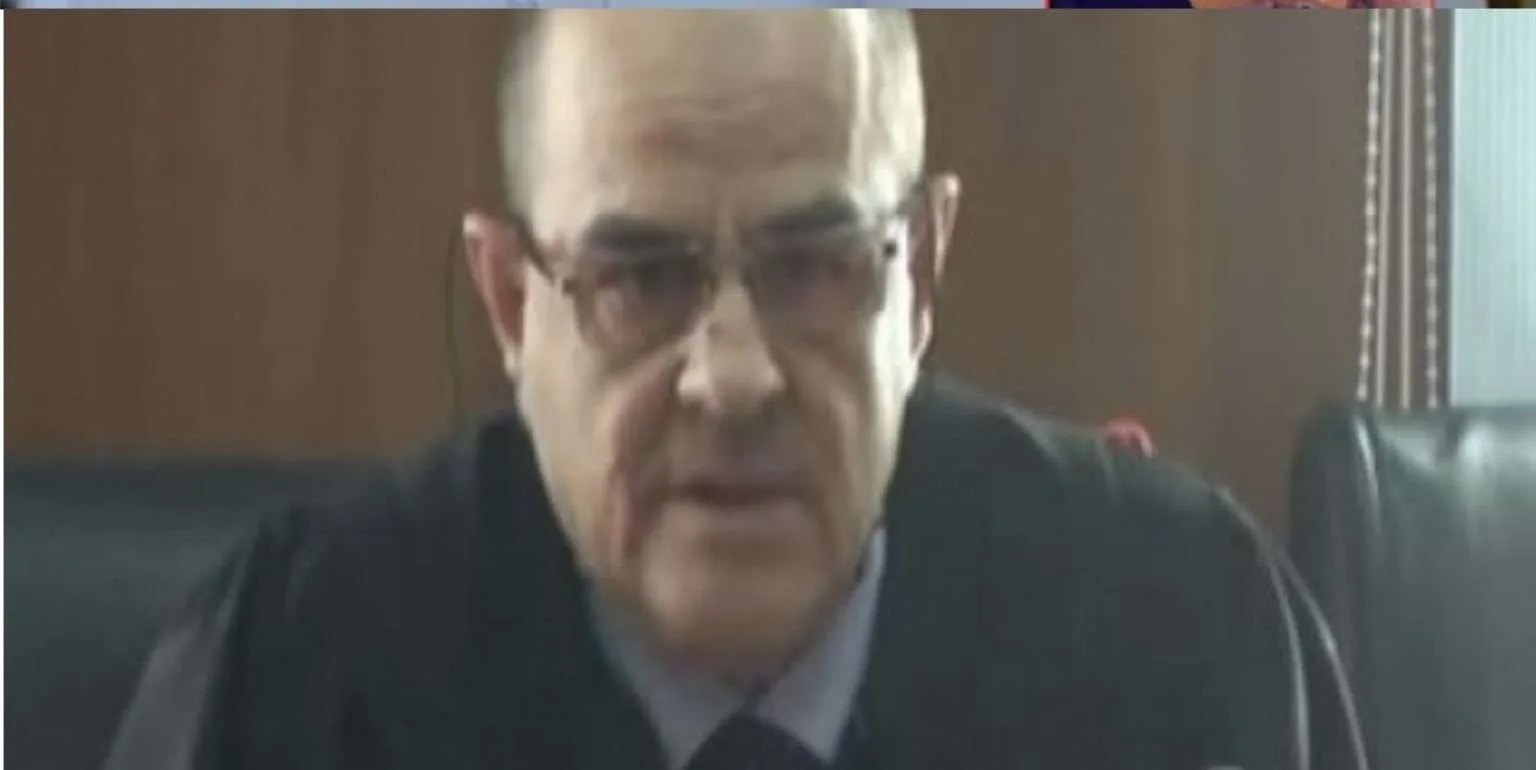 U denoncua në emisionin”Stop” për vrasjen e bashkëshortes, ky është gjyqtari që e liroi nga burgu Alfred Gjinin