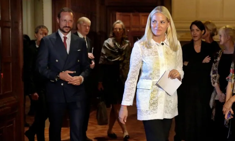 Princesha e Norvegjisë për Epstein: U mashtrova!