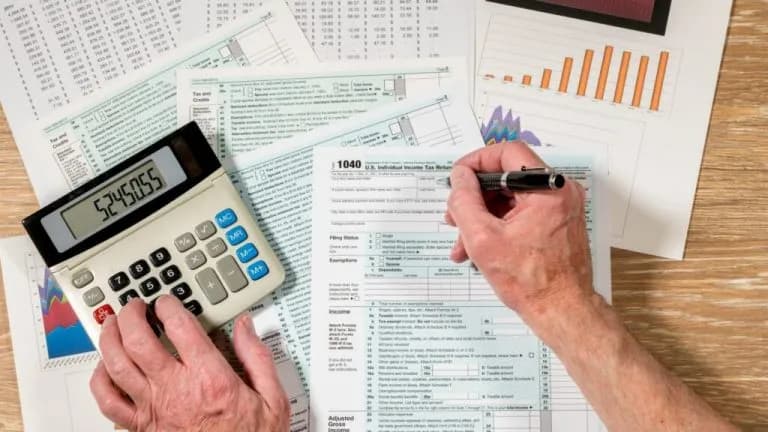 Bizneset marrin kamatë për deklarim të vonuar ditën e pushimit