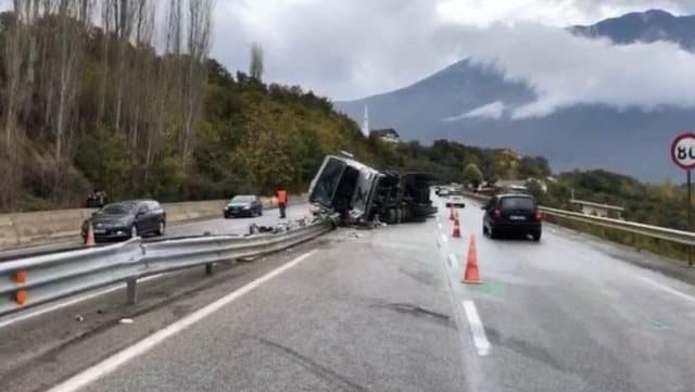 Aksident fatal në Rrugën e Kombit, 1 viktimë dhe 3 të plagosur