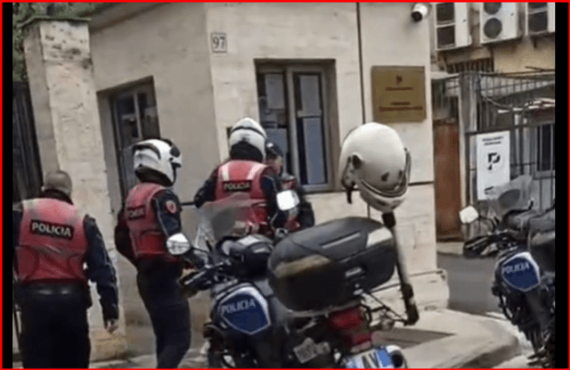 Alarm në Tiranë! Qytetarja kërcënon të digjet para Prokurorisë