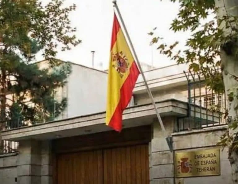 Spanja “tërbon” keq Izraelin, rihap ambasadën në Teheran