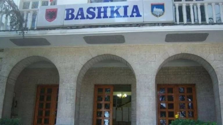 Pretendimet se kryebashkiaku është me HIV/AIDS, reagon bashkia