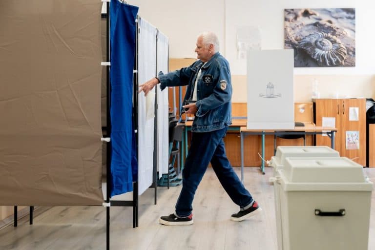 Përfundojnë votimet në Hungari, shënohet pjesëmarrje historike