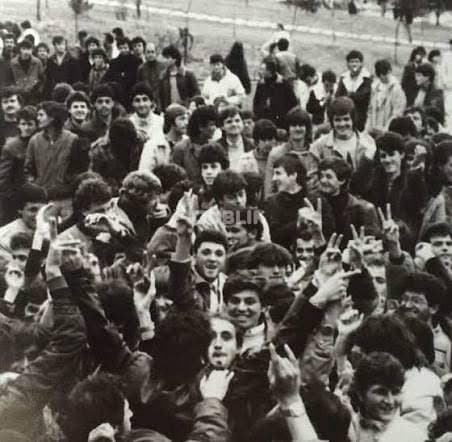 Historia e dy gishtave të studentëve të Dhjetorit në Tiranë dhe Rugova