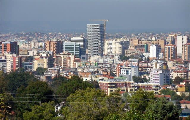 Jeta në Tiranë kushton 60% më shumë se në vitin 2021