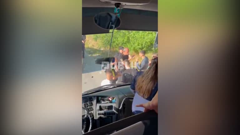 Studentët nga Tirana denoncojnë keqtrajtimin nga policia maqedonase