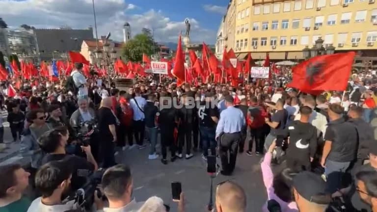 Të rinjtë në Tiranë do marshojnë drejt Ambasadës së Maqedonisë