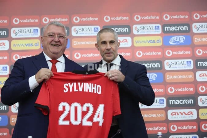 E papritur! Largohet Sylvinho, FSHF prezanton trajnerin e ri